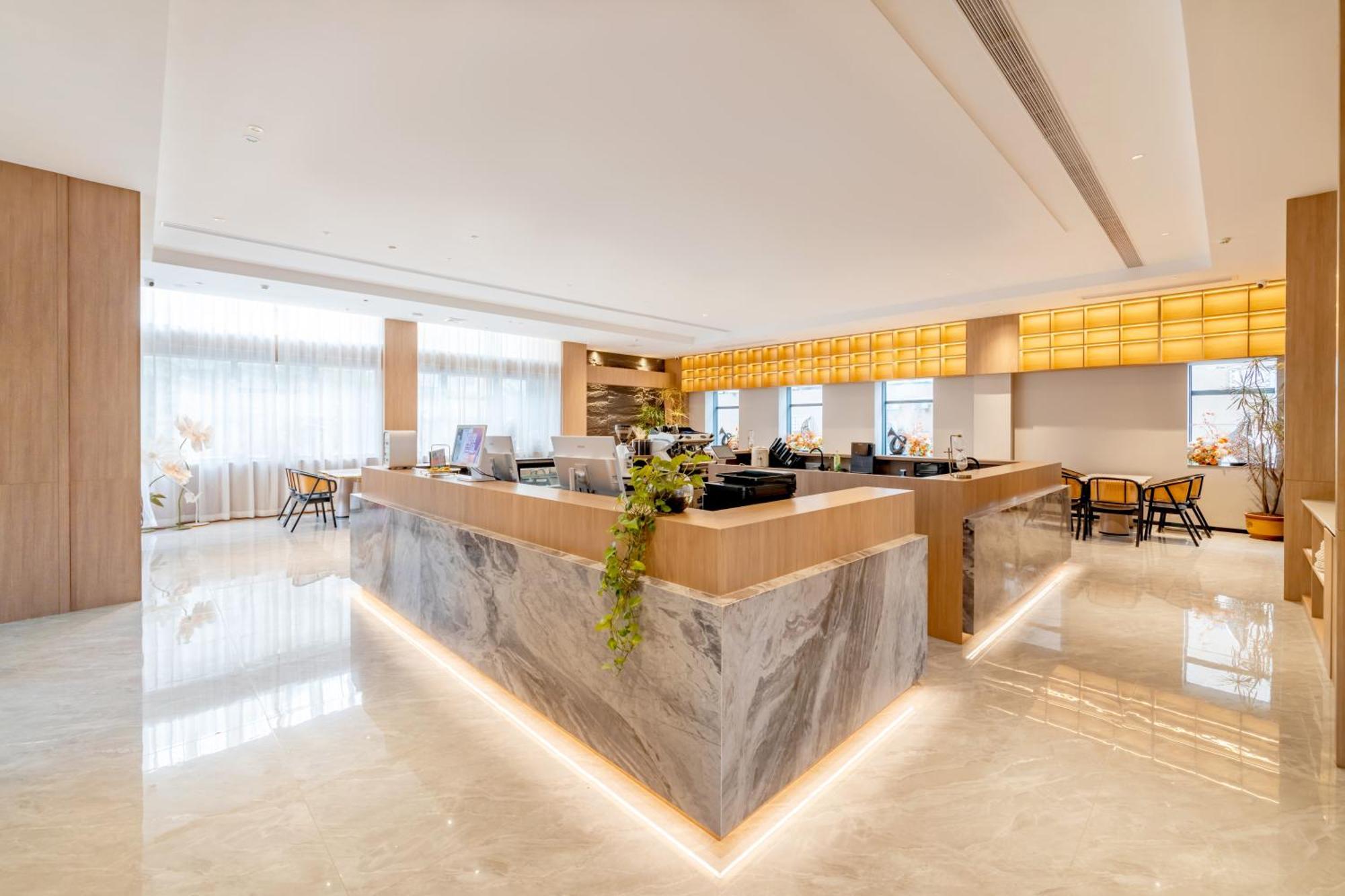 Luyue Hotel Movie Hotel Huaqiangbei Convention And Exhibition Center Branch Shenzhen Exteriör bild