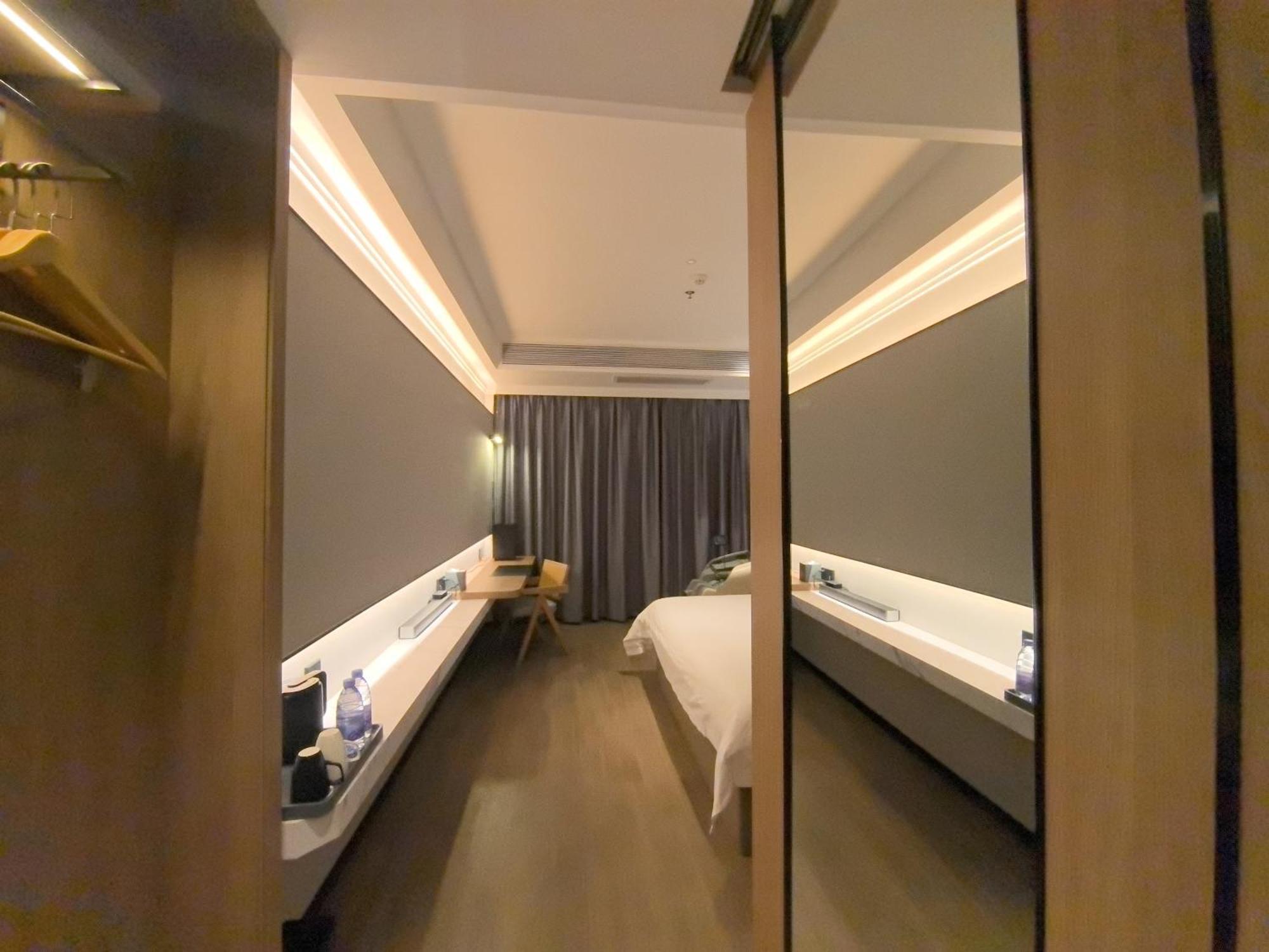 Luyue Hotel Movie Hotel Huaqiangbei Convention And Exhibition Center Branch Shenzhen Exteriör bild