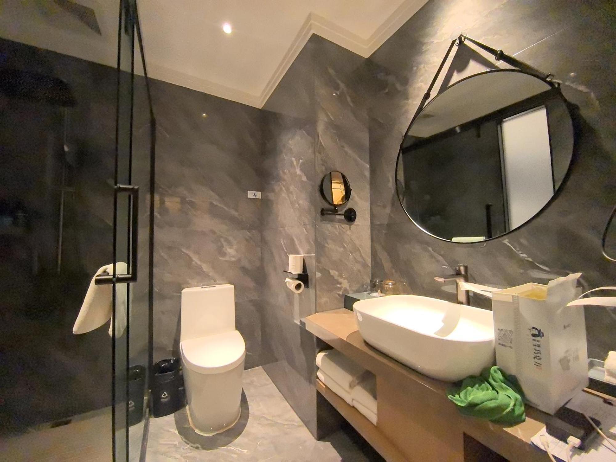 Luyue Hotel Movie Hotel Huaqiangbei Convention And Exhibition Center Branch Shenzhen Exteriör bild