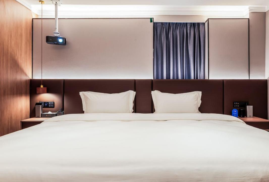 Luyue Hotel Movie Hotel Huaqiangbei Convention And Exhibition Center Branch Shenzhen Exteriör bild